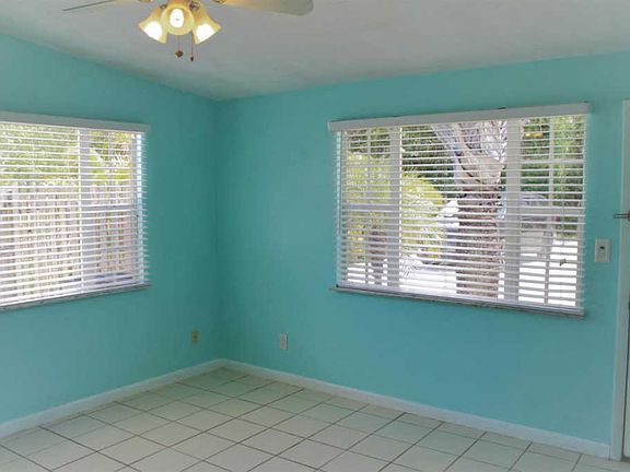 4th image of 1043 SW 35th St