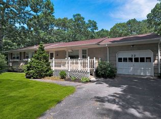 22 Kennedy Dr, East Quogue, NY 11942
