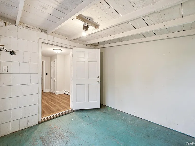 40 Scudder Ave — Photo 14