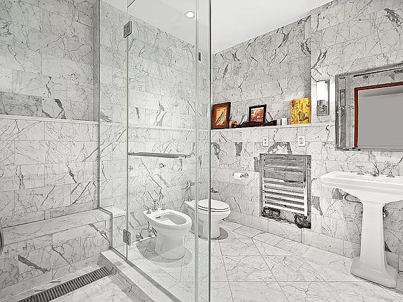 2nd image of 470 W 24th St #1A