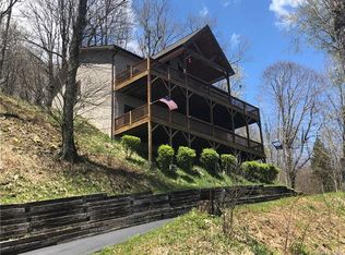 157 Trillium Ln, Mars Hill, NC 28754