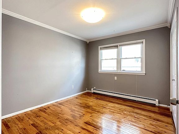 3rd image of 138 Delmar Ave #1F