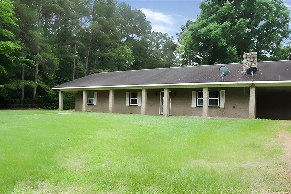 1st image of 390 Mayo Rd