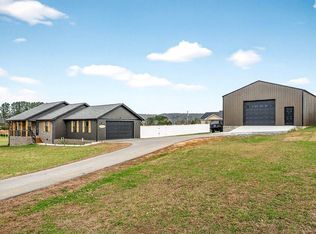 1004 N Spring St, Sparta, TN 38583