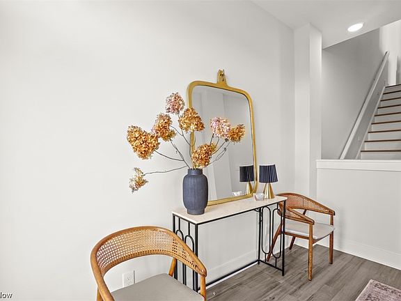 4th image of 1497 Superior Ave E #28