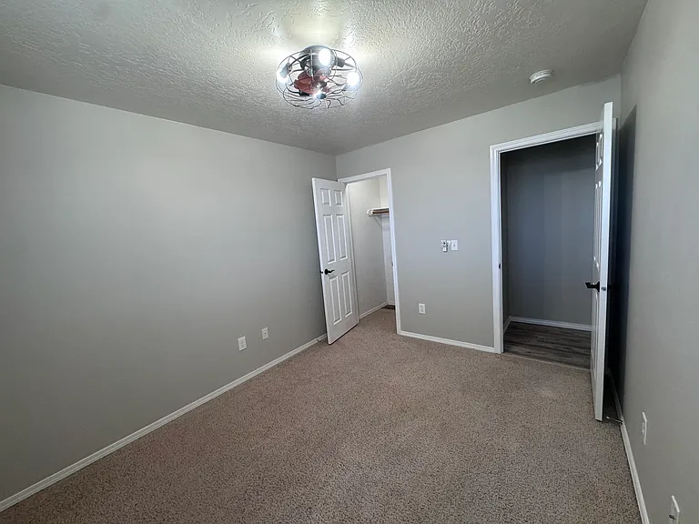 1700 NE Cinder Loop — Photo 29