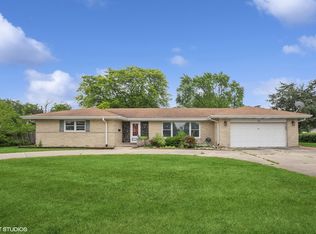 33 W Wise Rd, Schaumburg, IL 60193
