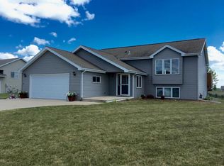 503 W Queen St, Osakis, MN 56360