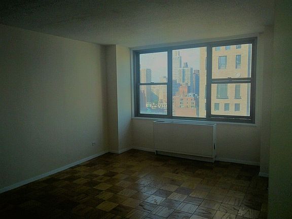 5th image of 301 E 79th St APT 25D