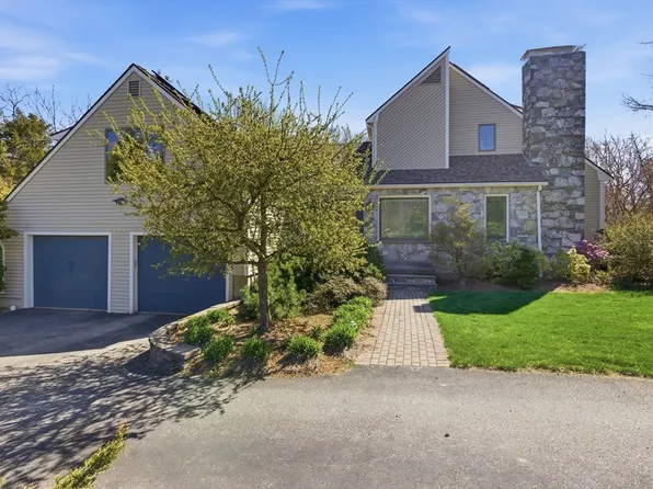 641 Salem End Rd, Framingham, MA 01701