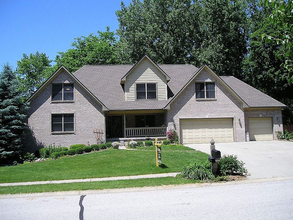 470 Woodland Pl