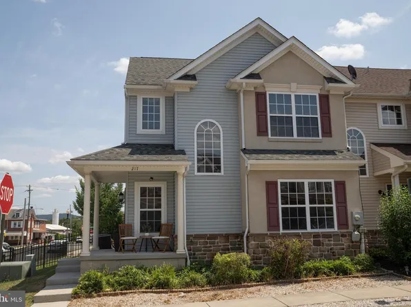 217 Silk Dr, West Reading, PA 19611