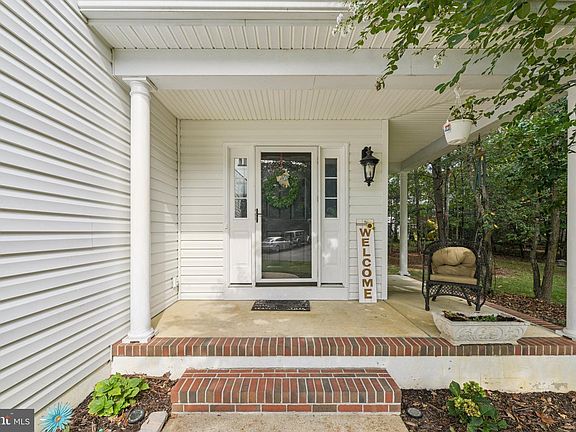 3rd image of 23175 Whistlewood Ln