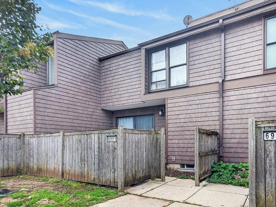 1st image of 6991 W Glenbrook ROAD #2