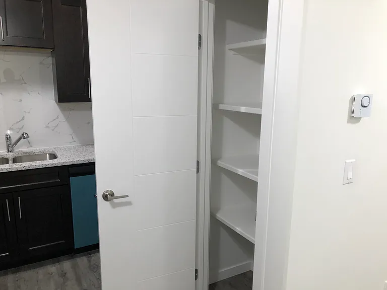231 McArthur Cres — Photo 12