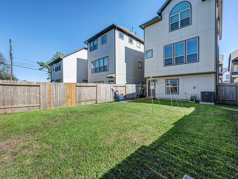 2113 Paul Quinn St — Photo 18