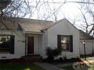 210 NE 32nd St, Grand Prairie, TX 75050