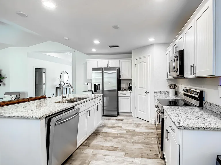 14120 Banos Ave — Photo 13