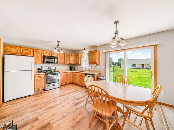 3rd image of 535 Indian Creek Dr
