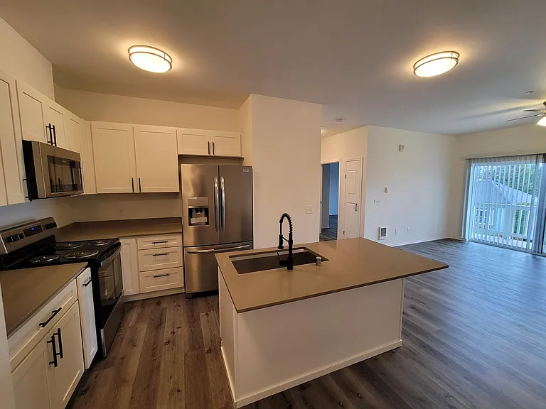 141 S Ann St #303 — Photo 7