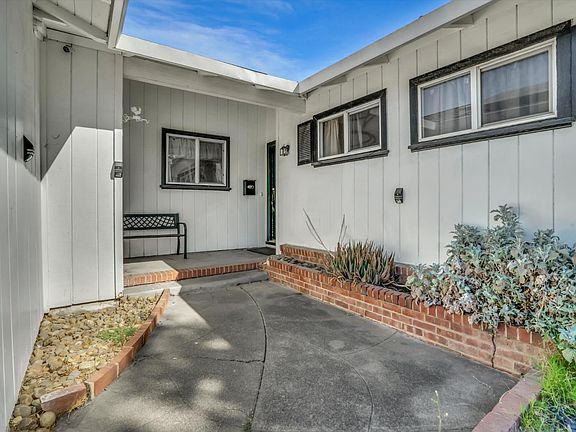 2nd image of 2447 Calhoun Way