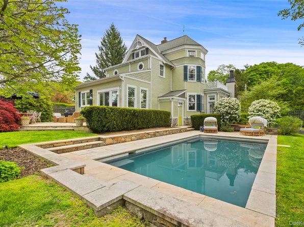 42 Mountain Avenue, Mount Kisco, NY 10549