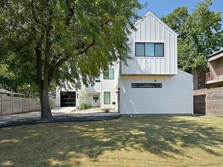 5212 Huisache St #2 — Photo 35