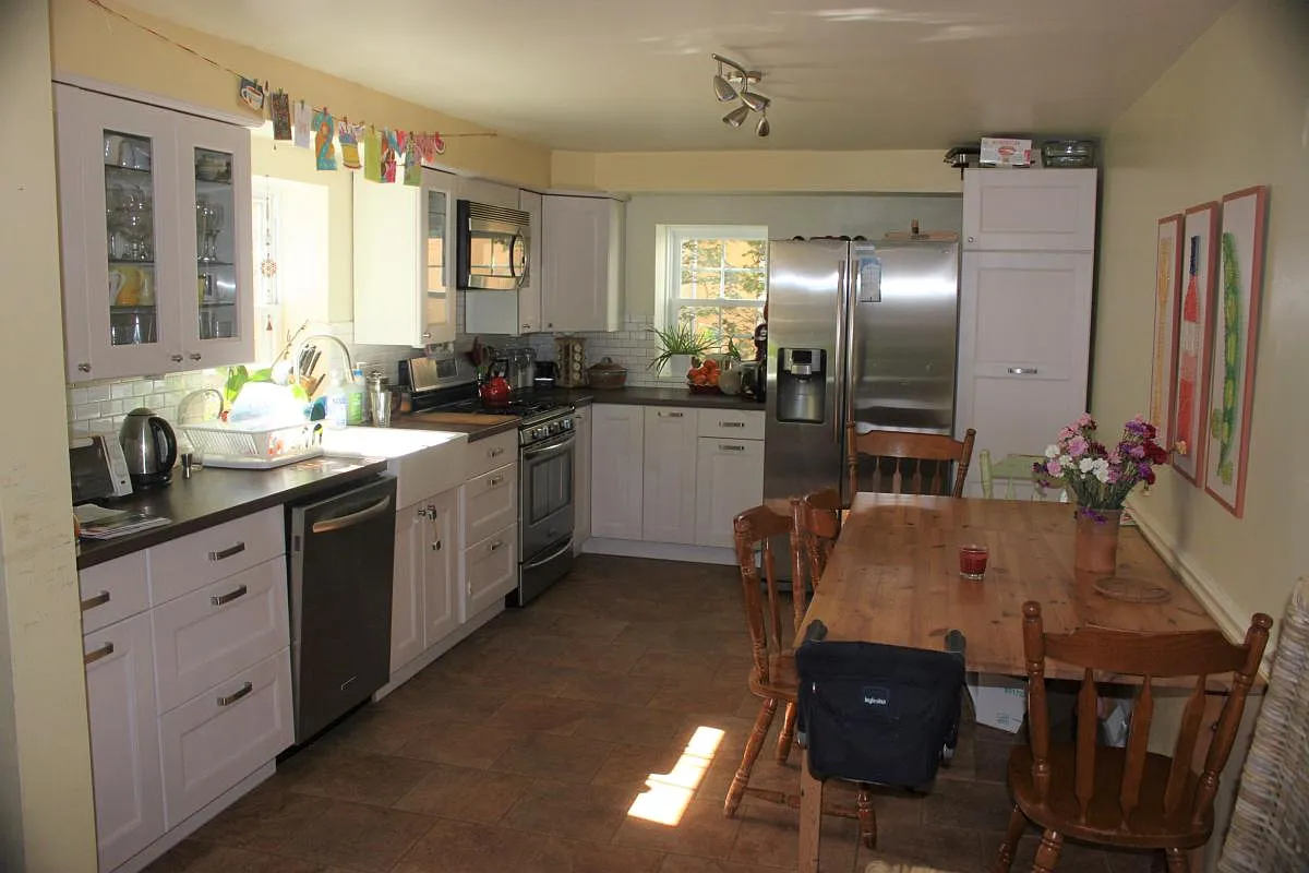 1210 E Moyamensing Avenue — Photo 2