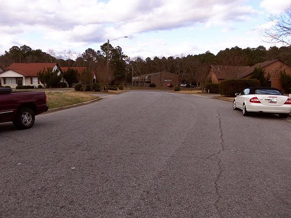 5th image of 204-70 Rollins Dr