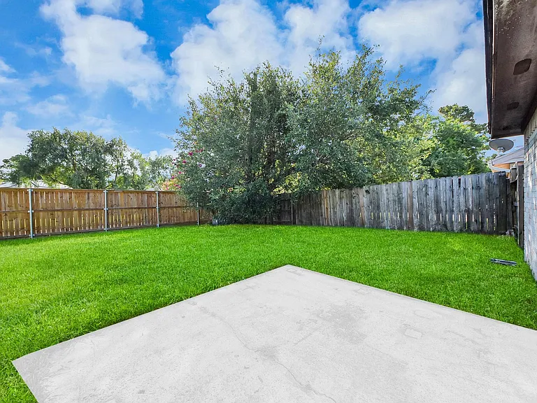 1911 Hammerwood Dr — Photo 37