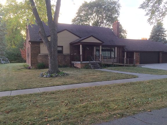 2nd image of 15167 Macarthur St