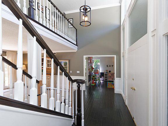 4th image of 1654 S Berwick Pl