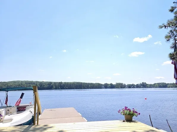 881 Flat Hill Rd, Lunenburg, MA 01462