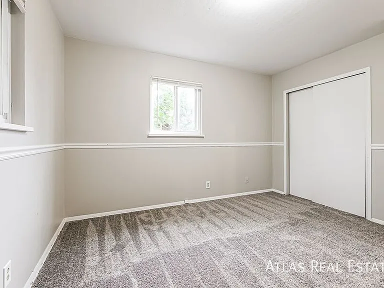 525 Kendall Ct — Photo 10