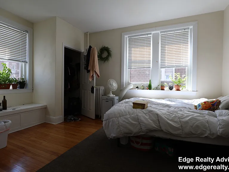 60 Egmont St #4 — Photo 6