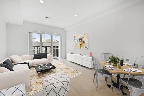 25-74 34th St #4D Photo 1