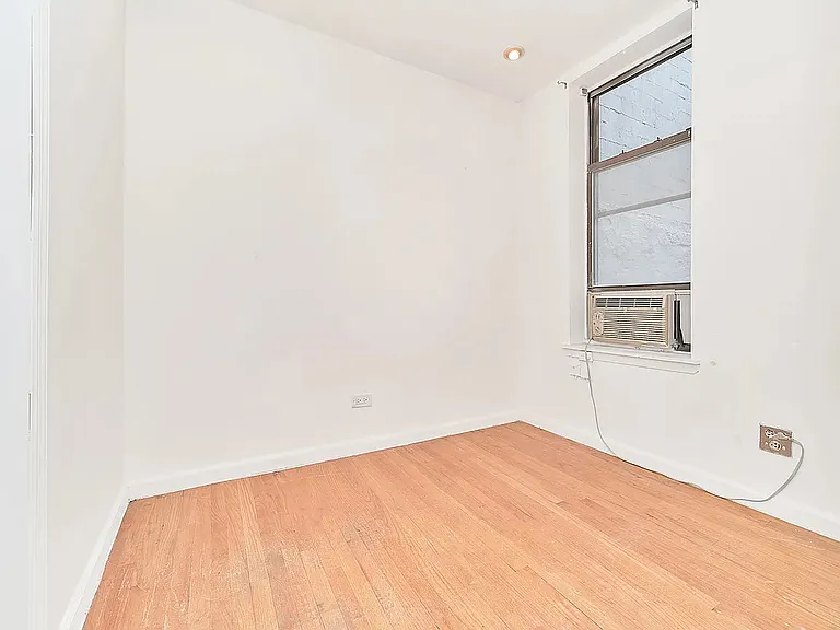 152 E 22nd St #5-C — Photo 7