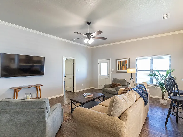 144 Carriage Hills Pkwy — Photo 2