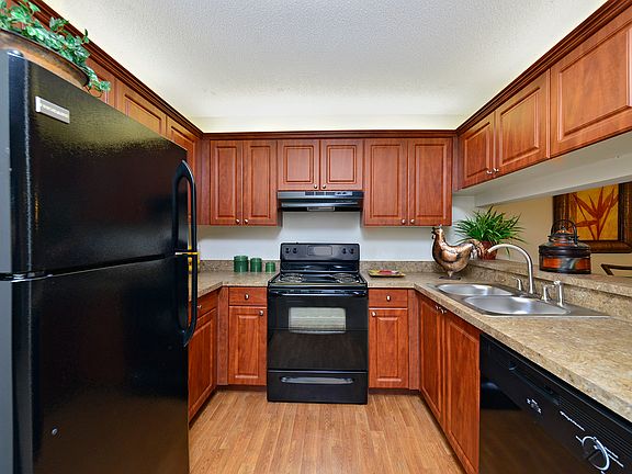 3rd image of 4200 Community Dr #10389092