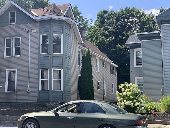 3rd image of 40 Church Ave