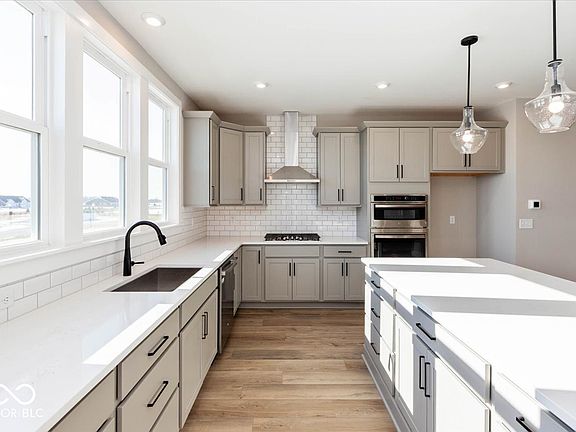 7th image of this home