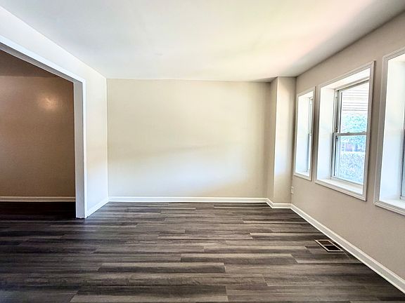 3rd image of 5417 Nelson Ave