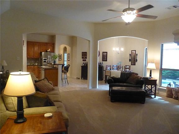 4th image of 1424 Snowberry Dr
