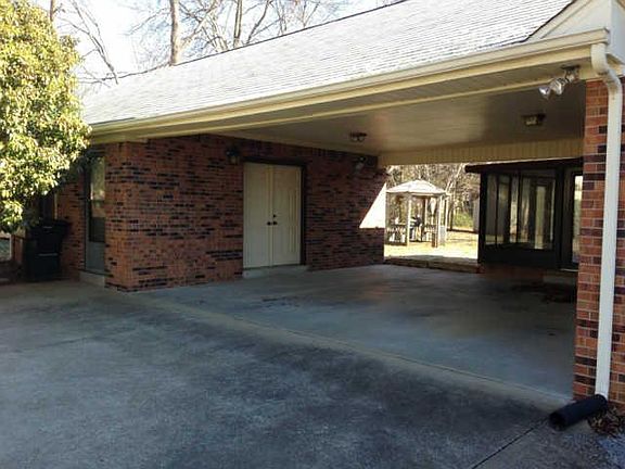 3rd image of 610 Majesty Dr