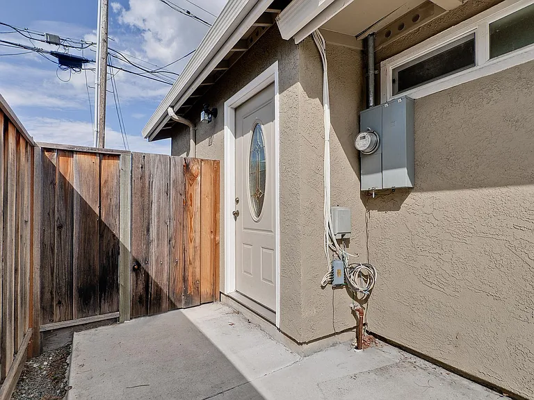 18701 Newsom Ave — Photo 40