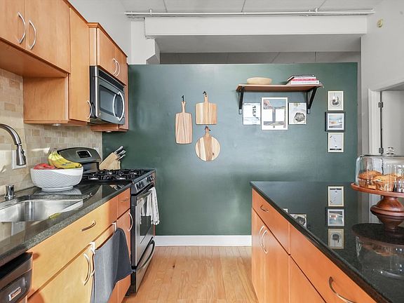 4th image of 1635 W Belmont Ave APT 518