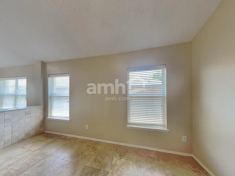 7810 Tin Cup Dr — Photo 5