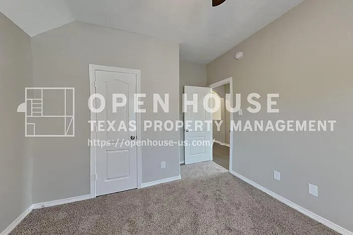 8000 N Tarrytown Crossing Dr — Photo 11