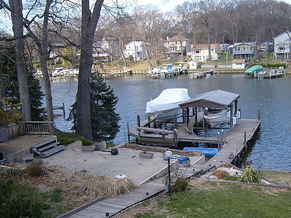 173 River Road -waterfront