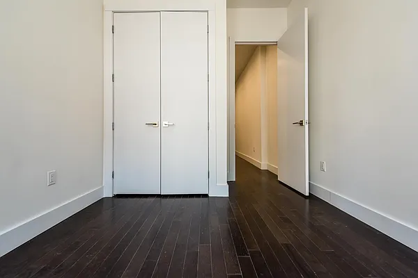 Rented by Nooklyn NYC LLC | media 53